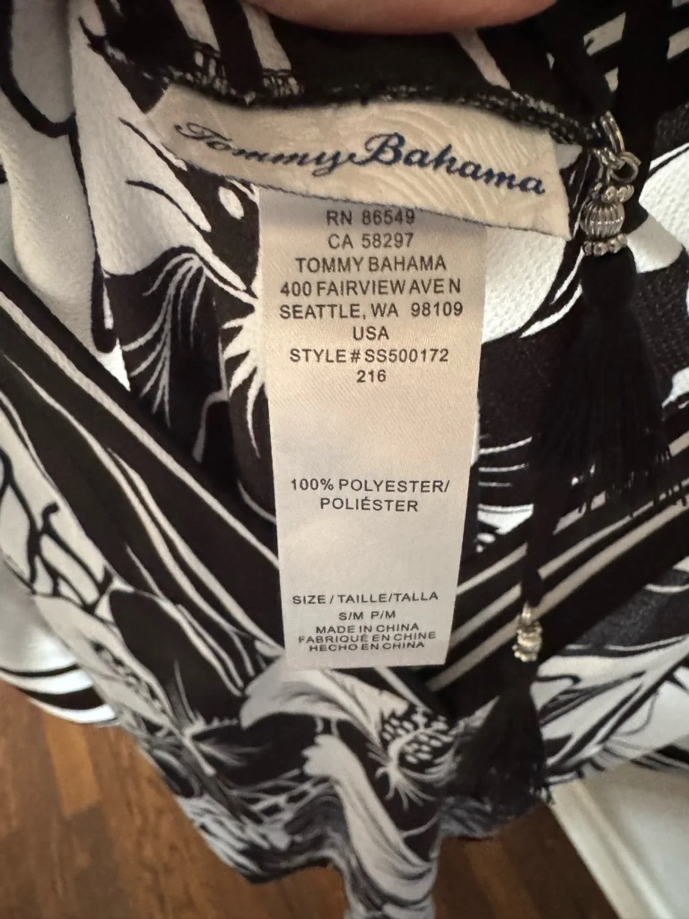 Tommy Bahama Tunic Cover up Hibiscus Printed Tunic v-neck and tropical design